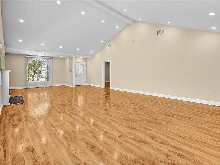 6942 Alcove Ave — Photo 18
