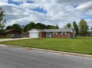 3418 Green Acres Rd, Springdale, AR 72764