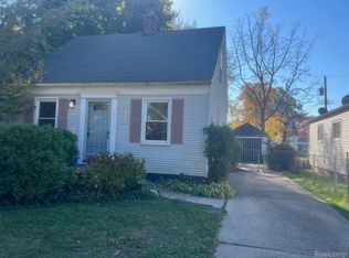 8242 Edward Ave, Center Line, MI 48015