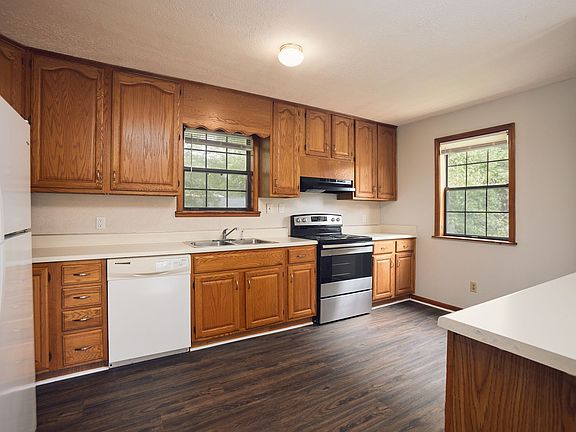 3rd image of 2838 Mitchell Pl #B