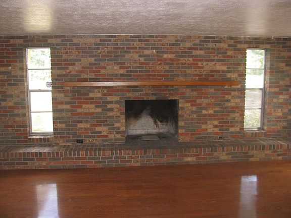 Family Room/Fireplace/Wood Floors
