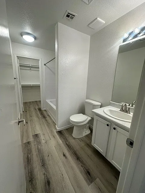 2 bed, 2.5 bath, 1020 sqft, $1,694 — Photo 4