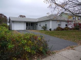27 Perennial Ln, Willingboro, NJ