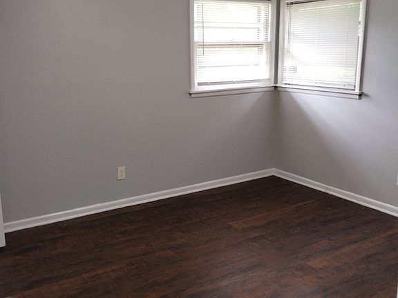 4th image of 2121 Ben Hill Rd #B