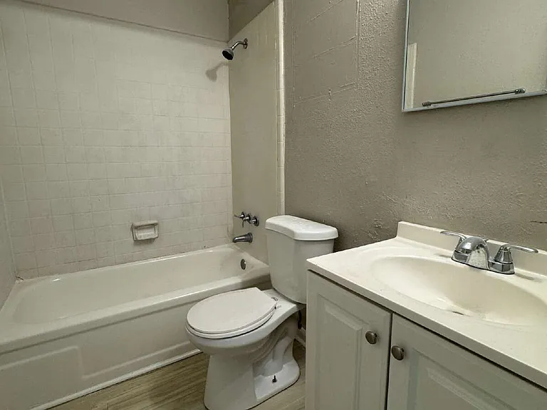 229 Lawrence Rd — Photo 6