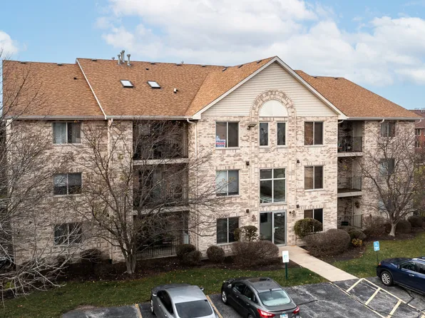 6865 Forestview Dr APT 1D, Oak Forest, IL 60452