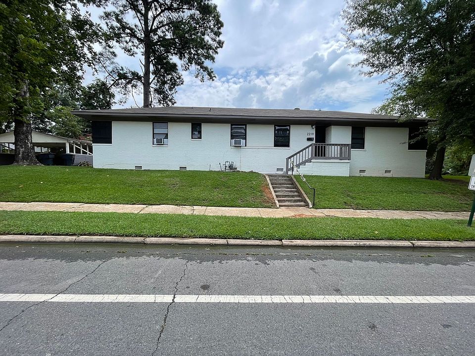 1st image of 2219 Gilbert Dr