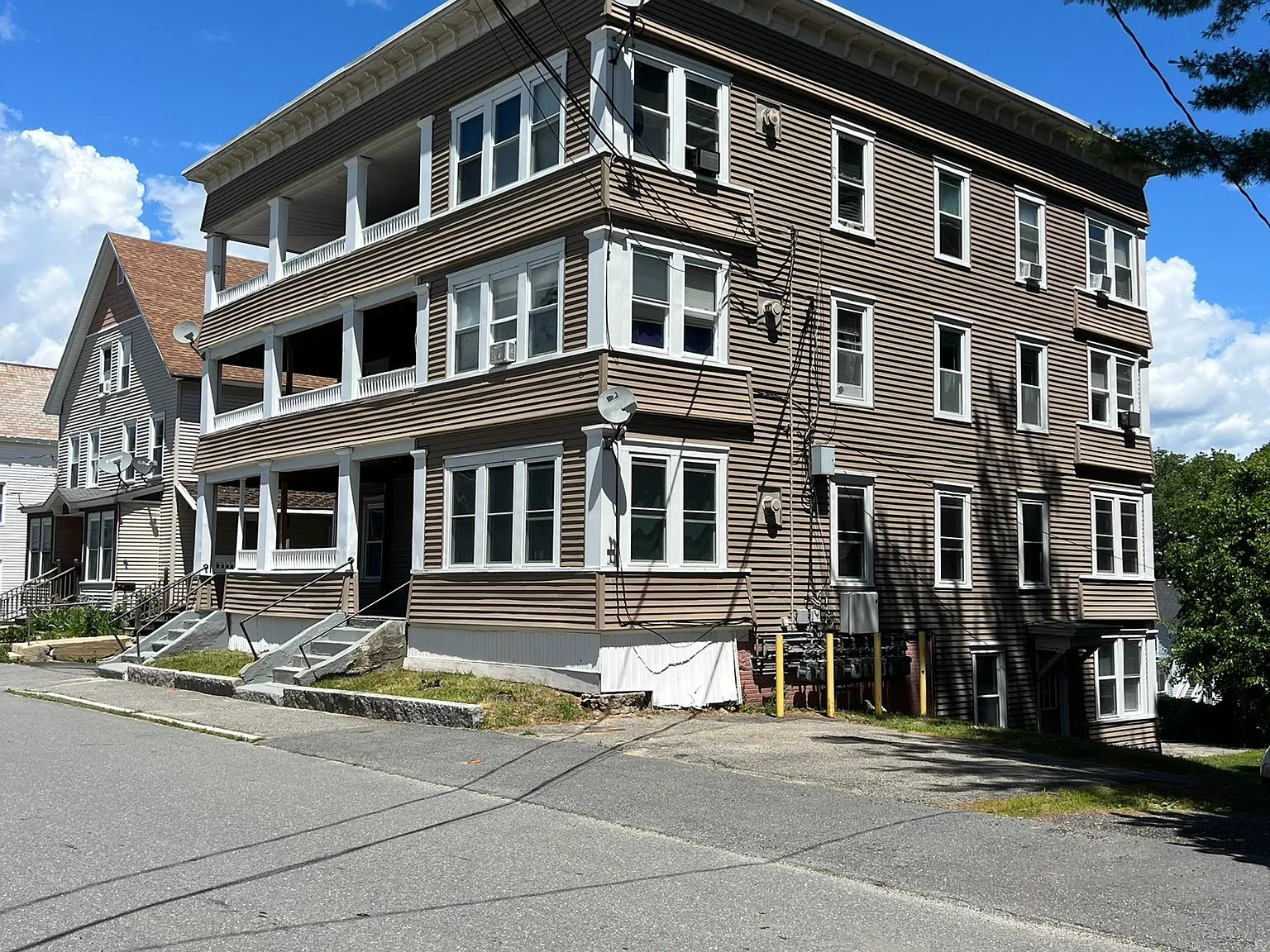 1 bed, 860 sqft, $1,745 — Photo 2