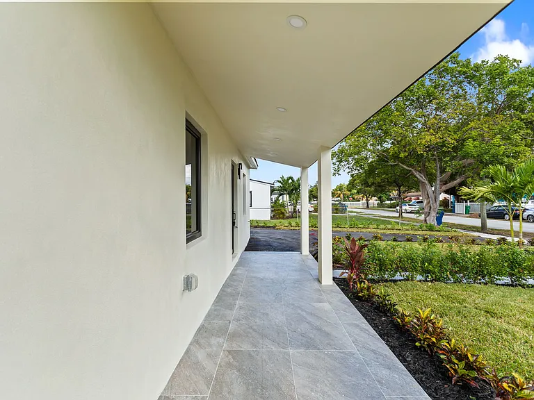 15920 NW 17th Ct — Photo 7