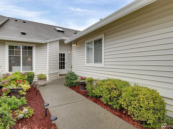 2nd image of 6025 Nathan Way SE Unit B