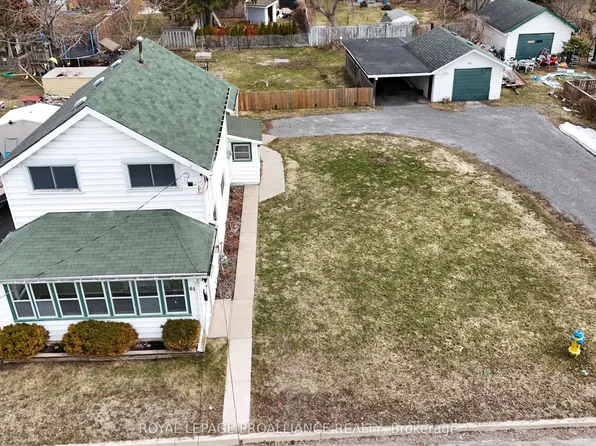 61 John St S, Belleville, ON K8N 1J8