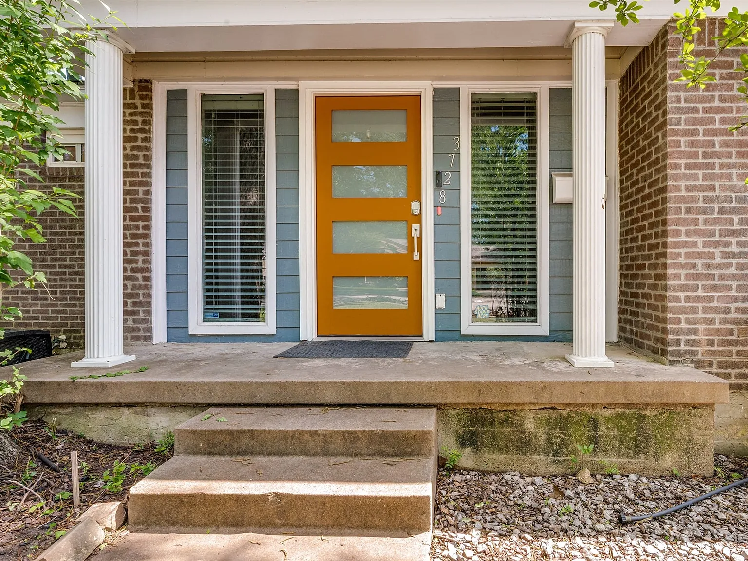 3 bed, 3.0 bath, 1689 sqft, $3,700 — Photo 3