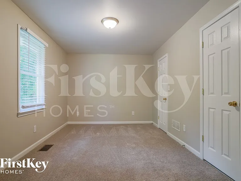 226 David Larsen Dr — Photo 12