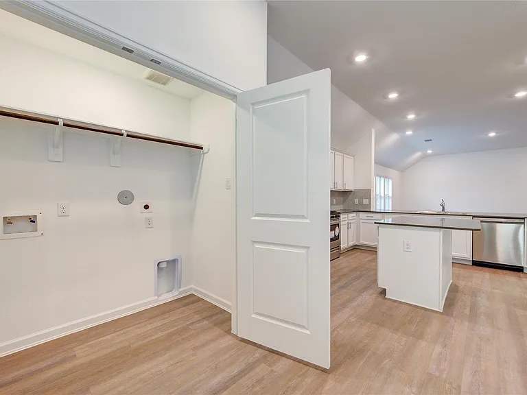 5607 Rock Head Ranch Trl — Photo 32