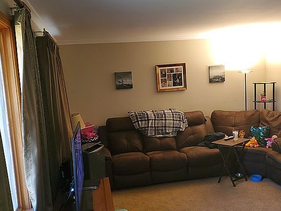4th image of 110 E Somerset Ave