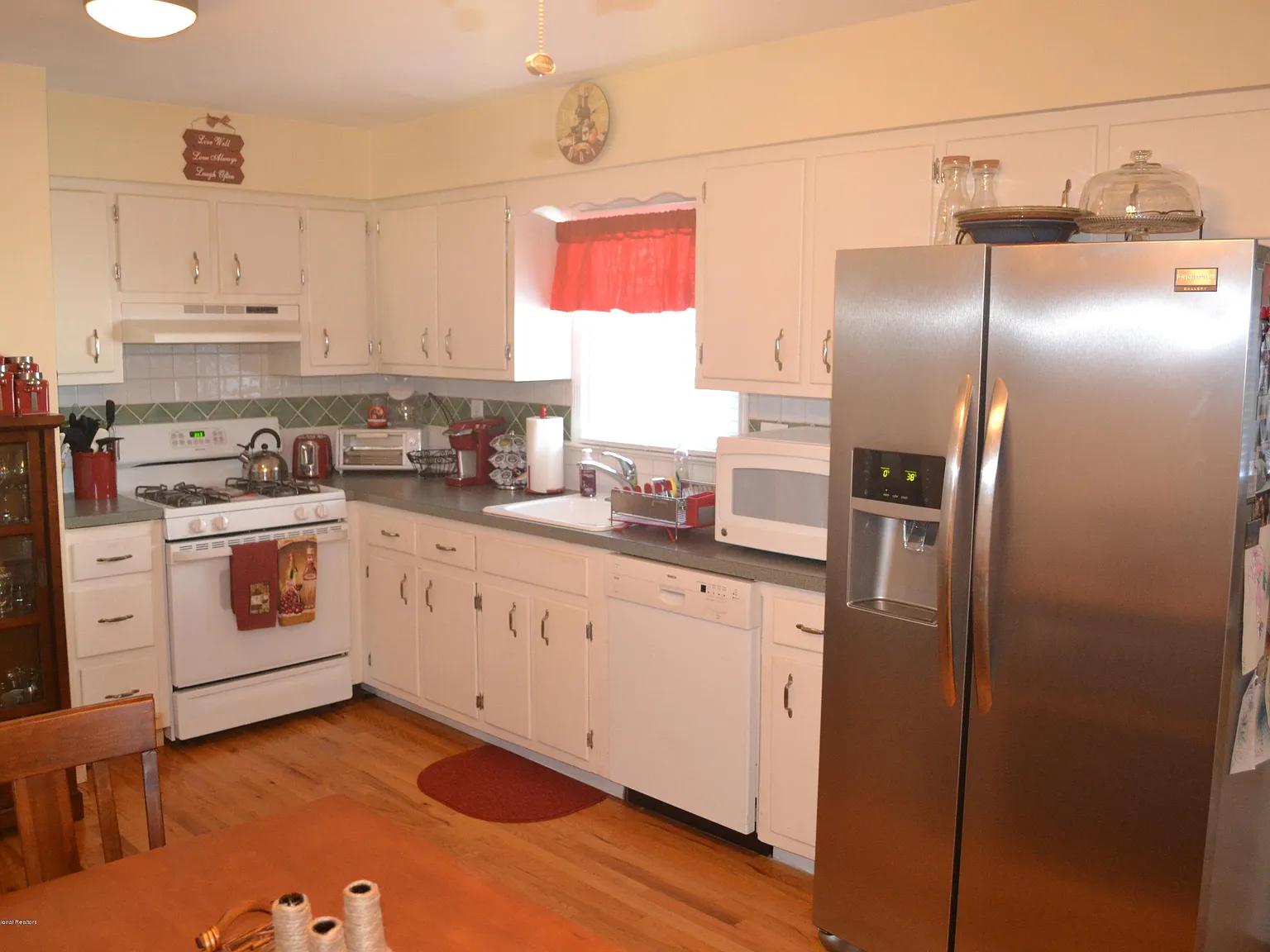 2 bed, 1014 sqft, $3,250 — Photo 4