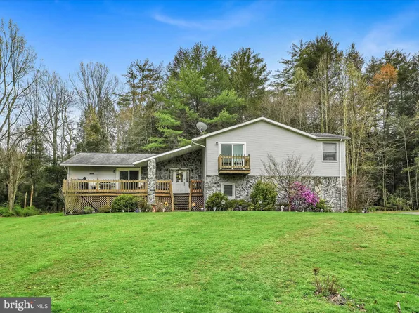 9079 Clarks Valley Rd, Tower City, PA 17980