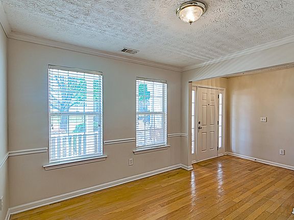 3rd image of 1775 Courtyard Ln