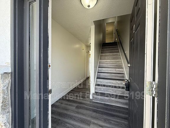 3rd image of 3180 S Lincoln St #B