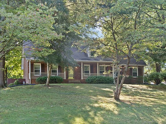 4th image of 619 Chesterfield Cir
