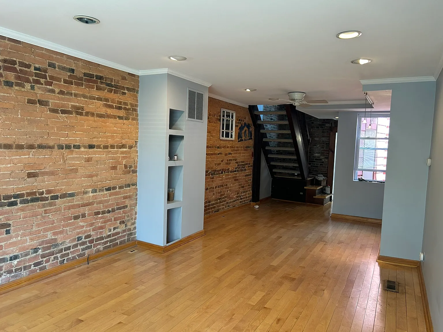 2 bed, 1740 sqft, $2,100 — Photo 4