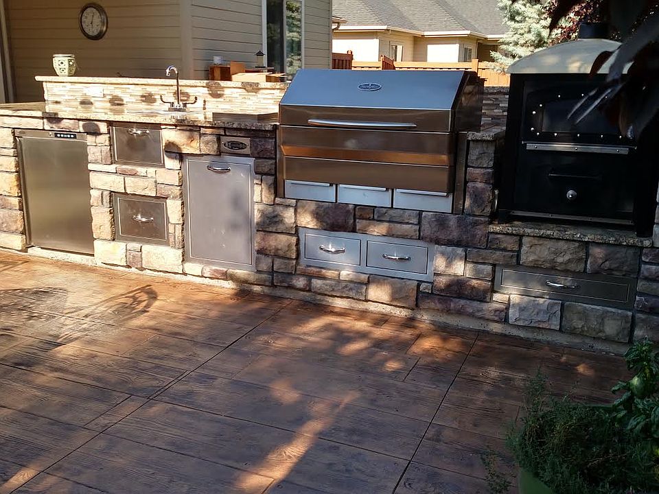 Outdoor Kitchen