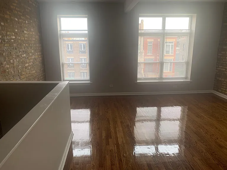 2833 W Warren Blvd #2 — Photo 2