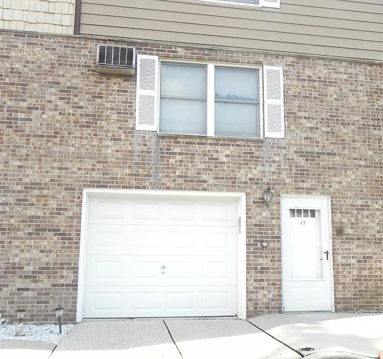 453 Liberty St #11