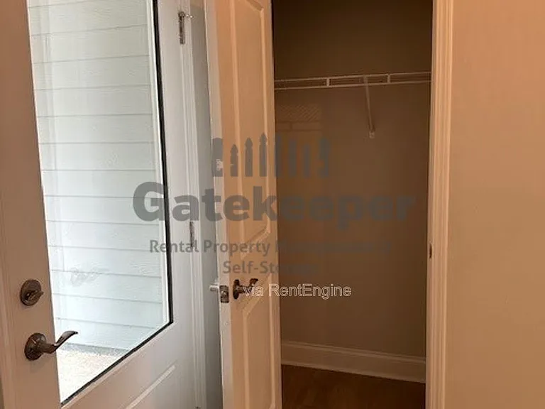505 Colebrook Way — Photo 3