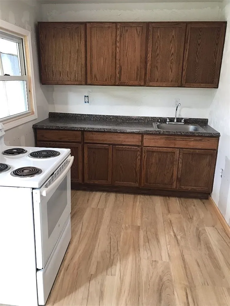1 bed, $900 — Photo 2