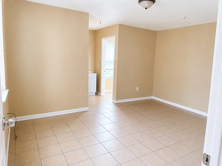520 Homewood Pl — Photo 4