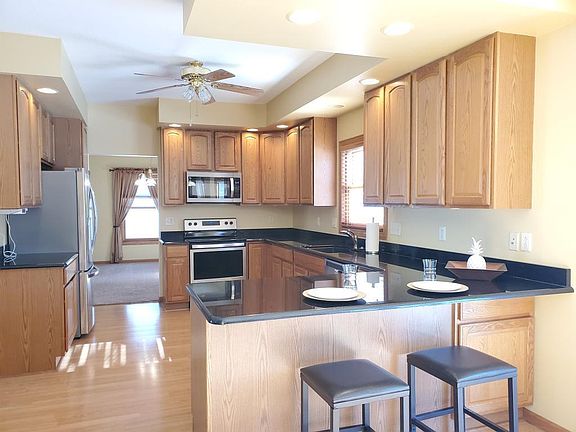 3rd image of 2615 Cliffwood Dr