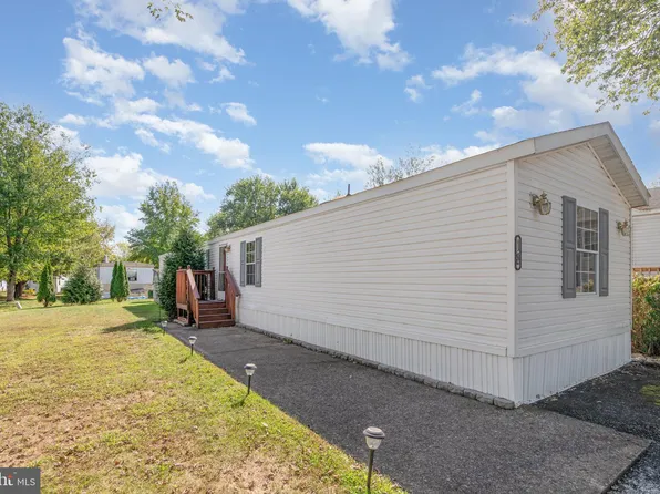 18 Redwood Ln, Carlisle, PA 17015