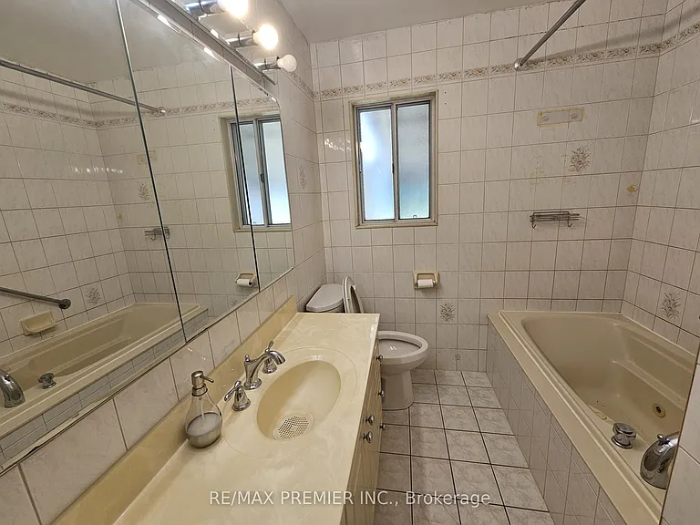 147 Calvington Dr #MAIN FLOOR — Photo 13