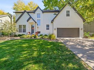 1270 E Sheridan Bridge Ln, Olathe, KS 66062