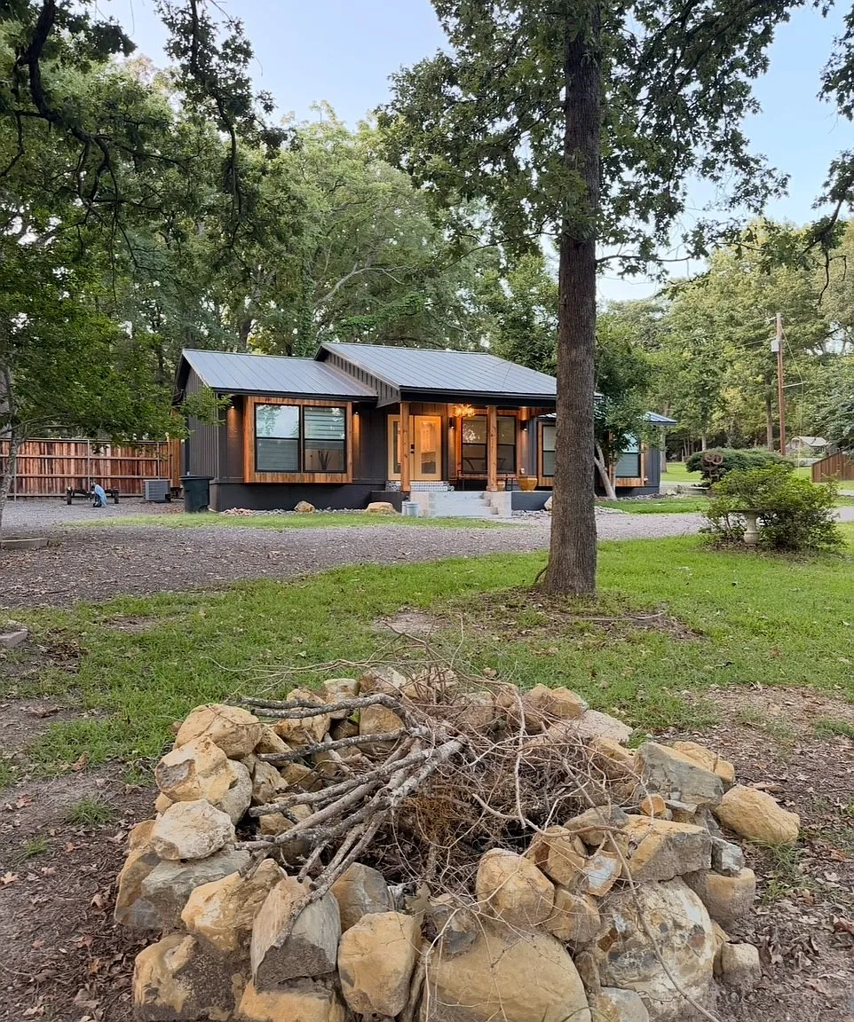 6528 Crestview Dr — Photo 1