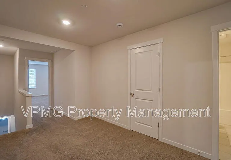 6921 NE 16th Ave — Photo 22
