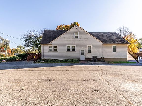 3rd image of 6216 Fairfield Ave