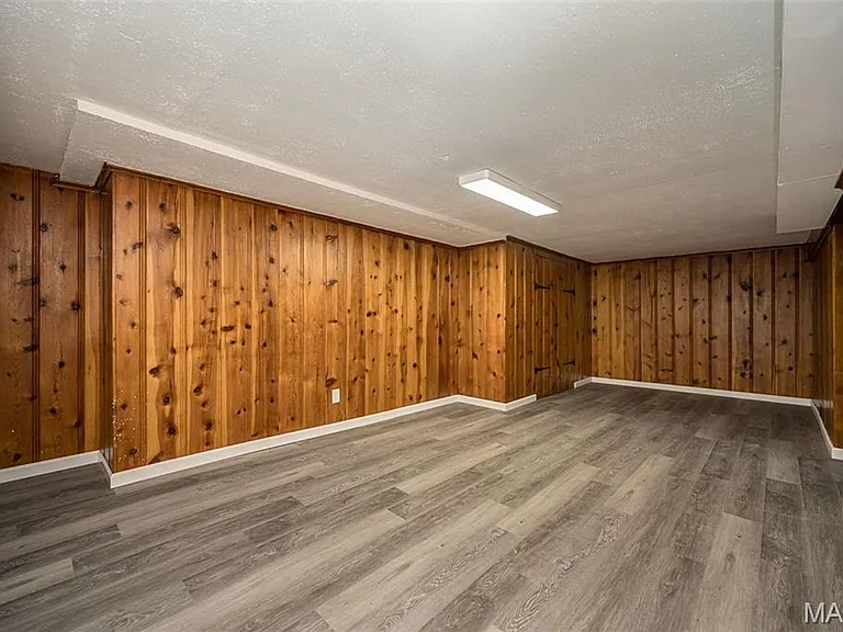 1225 Newark Dr — Photo 11