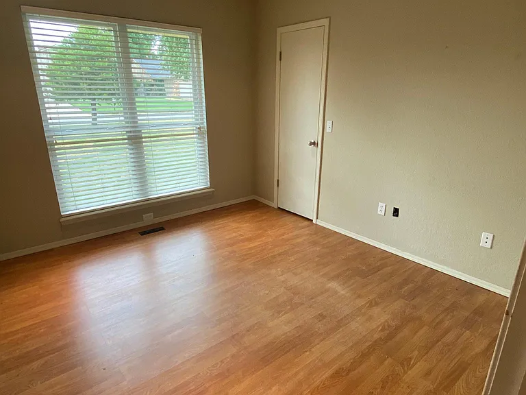 708 Sage Brush Rd — Photo 18