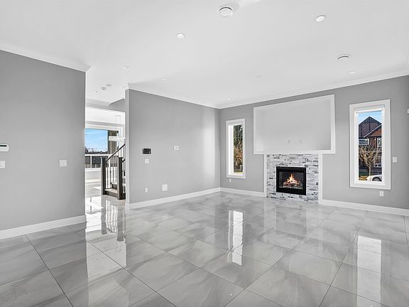 4th image of 18407 59a Ave