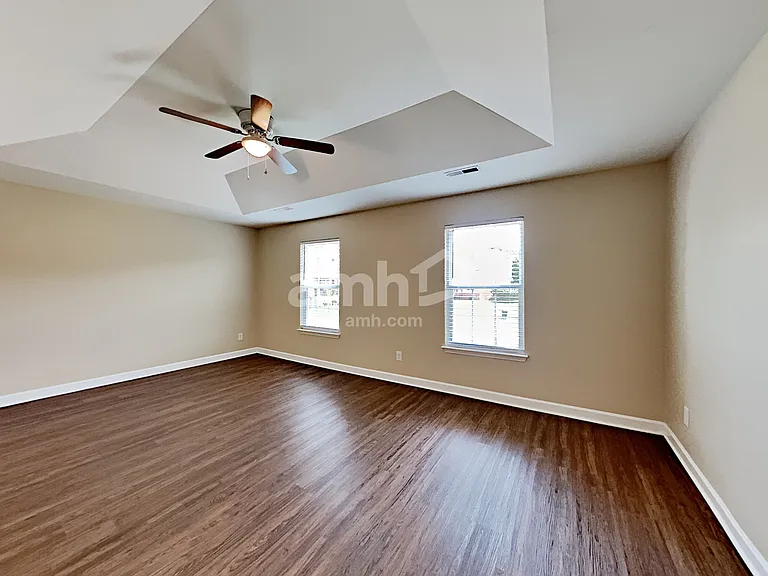 982 Acadia Ct — Photo 10
