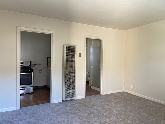 3rd image of 639 Rollins Rd APT 3