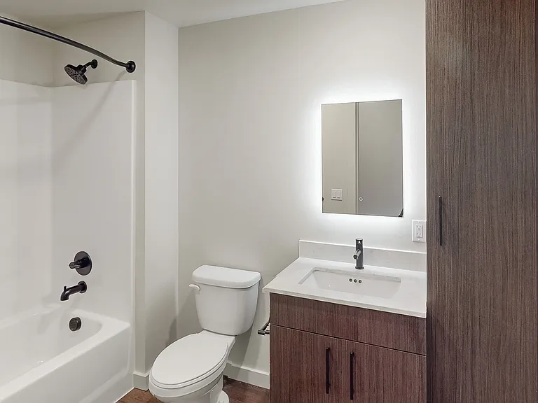 Capitol Hilltop Apartments — Photo 50