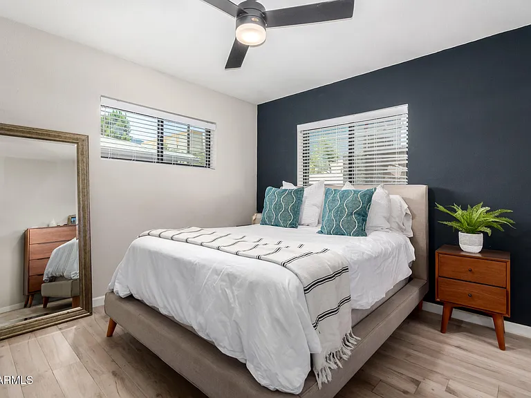 2544 E Pierson St — Photo 24