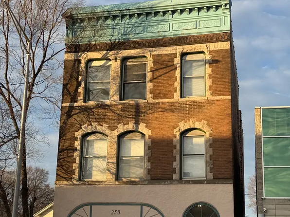 250 Lake St APT 3W, Oak Park, IL 60302