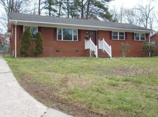 2220 Birchcrest Dr, Charlotte, NC 28205