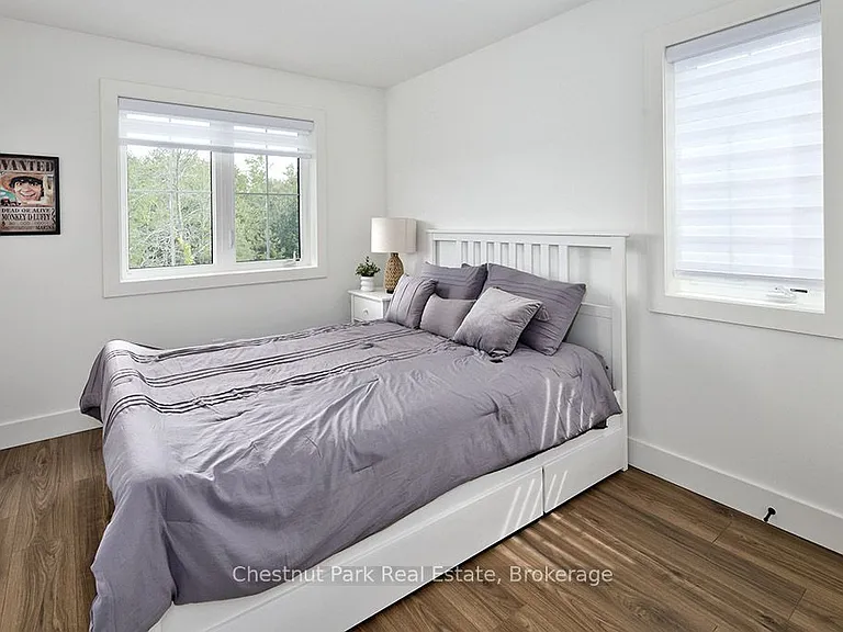 137 White Oak Cres — Photo 8