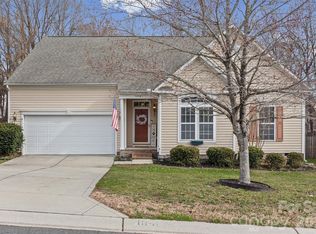 1041 Pepperwood Pl, Lake Wylie, SC 29710