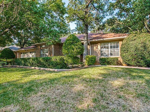2nd image of 3817 Ashford Dr